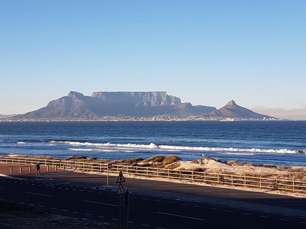 Blouberg Luxury Beachfront Apartment Bloubergstrand Exterior photo